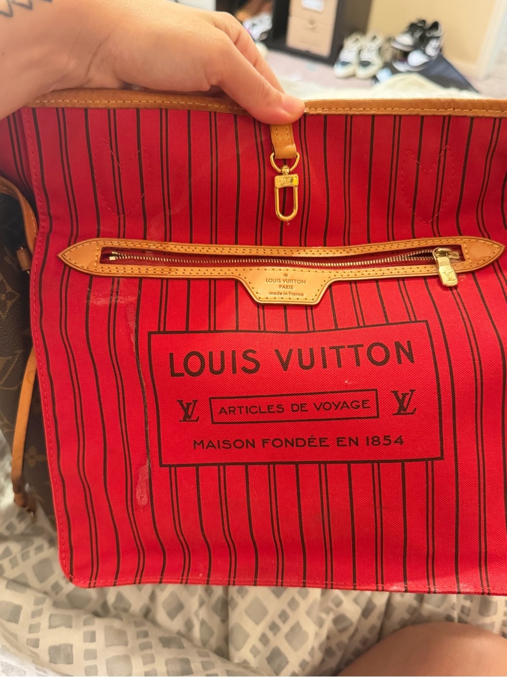 Louis Vuitton Monogram Neverfull Tote - Brown with Pink-Striped Interior - Picture 15 of 15